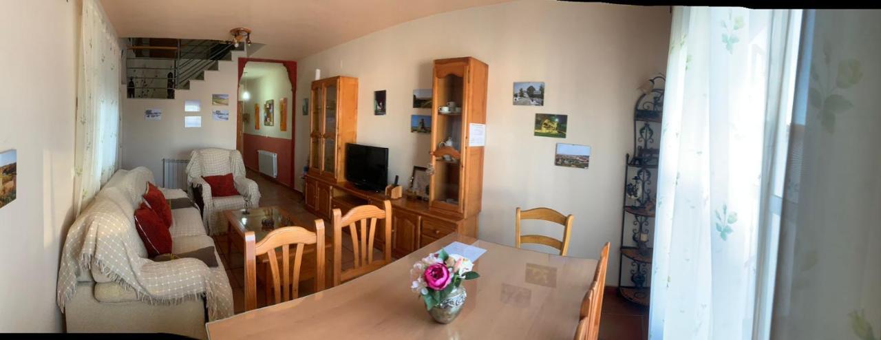 Apartamento Turistico El Esquilon Calzadilla Exterior photo
